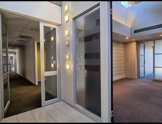 814M² OFFICE TO LET IN PLATTEKLOOF 2